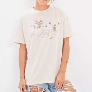 AMERICAN EAGLE Skeleton Winter Scene Tee